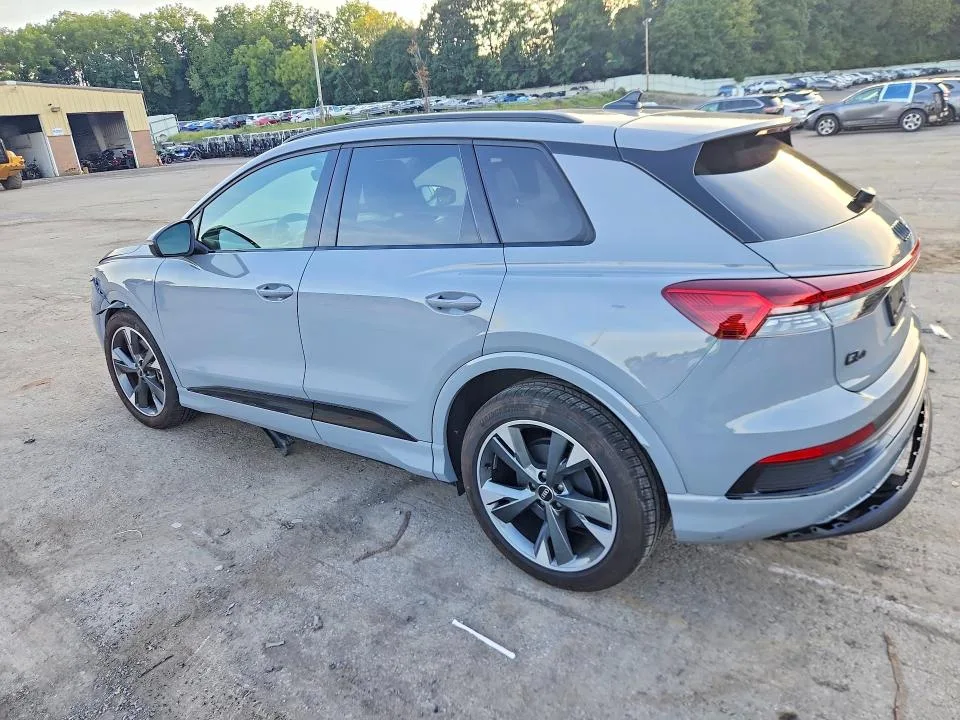 WA1KUBFZ9SP039737 — 2025 AUDI Q4 E-TRON photo 2