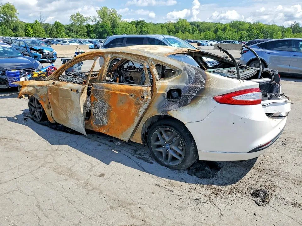 3FA6P0HRXDR101938 — 2013 FORD FUSION photo 2