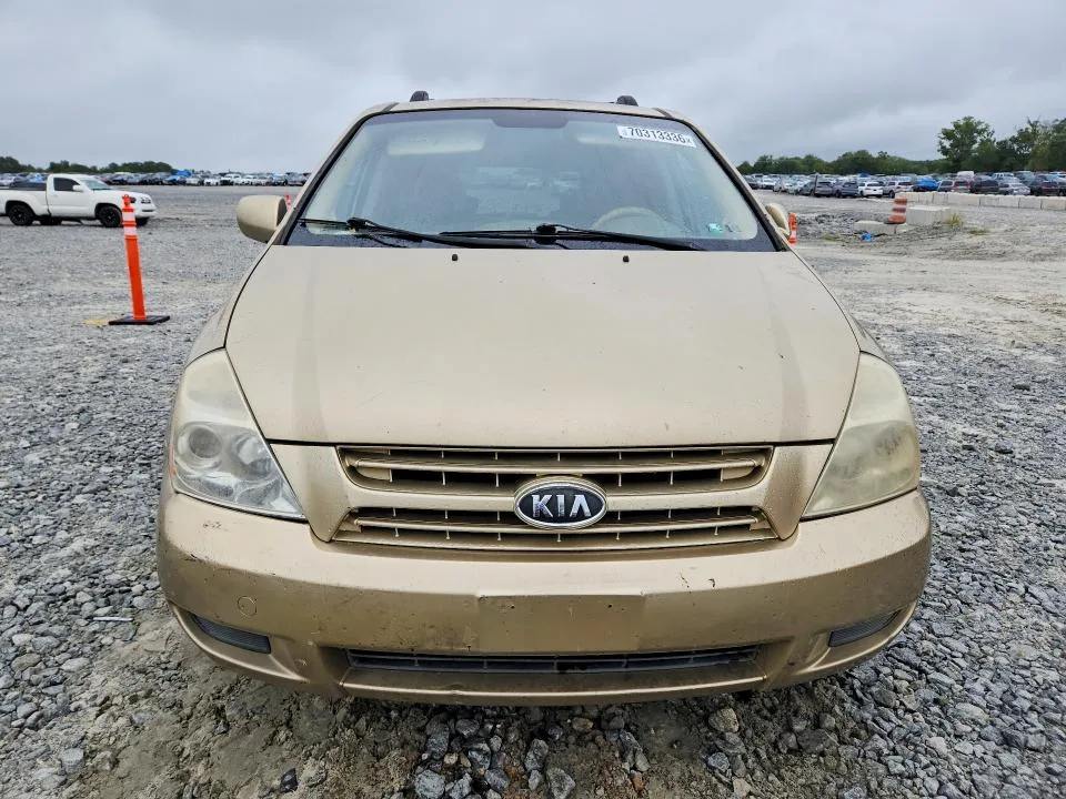 KNDMB233386246725 — 2008 KIA SEDONA photo 5