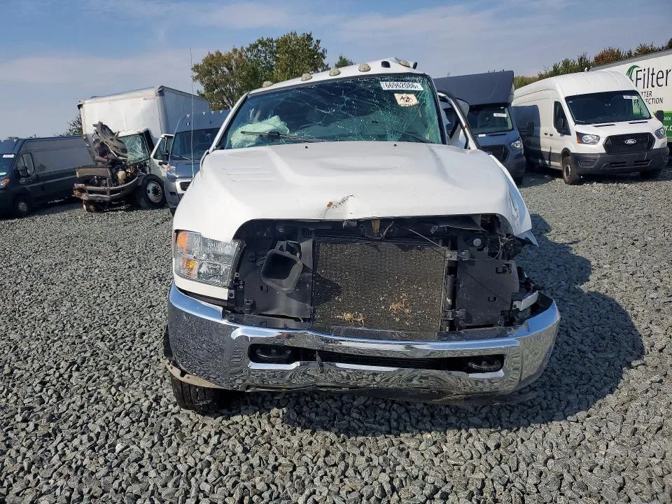 3C63R3GL6GG374338 — 2016 RAM 3500 photo 5