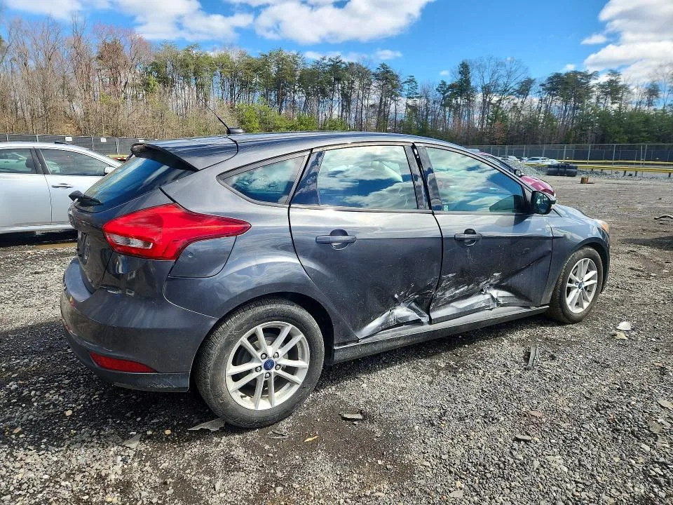 1FADP3K28HL311429 — 2017 FORD FOCUS photo 3