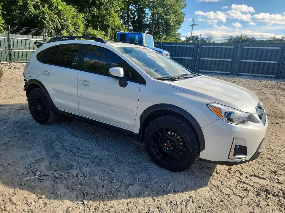 JF2GPANCXH8222370 — 2017 SUBARU CROSSTREK photo 4