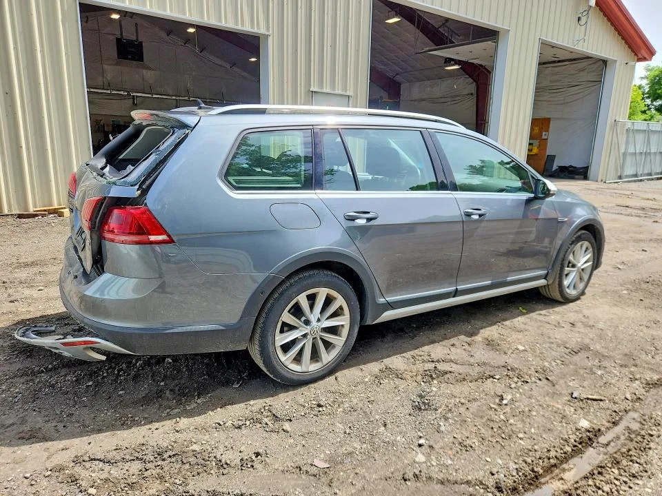 3VWH17AU9HM507270 — 2017 VOLKSWAGEN GOLF ALLTRACK photo 3