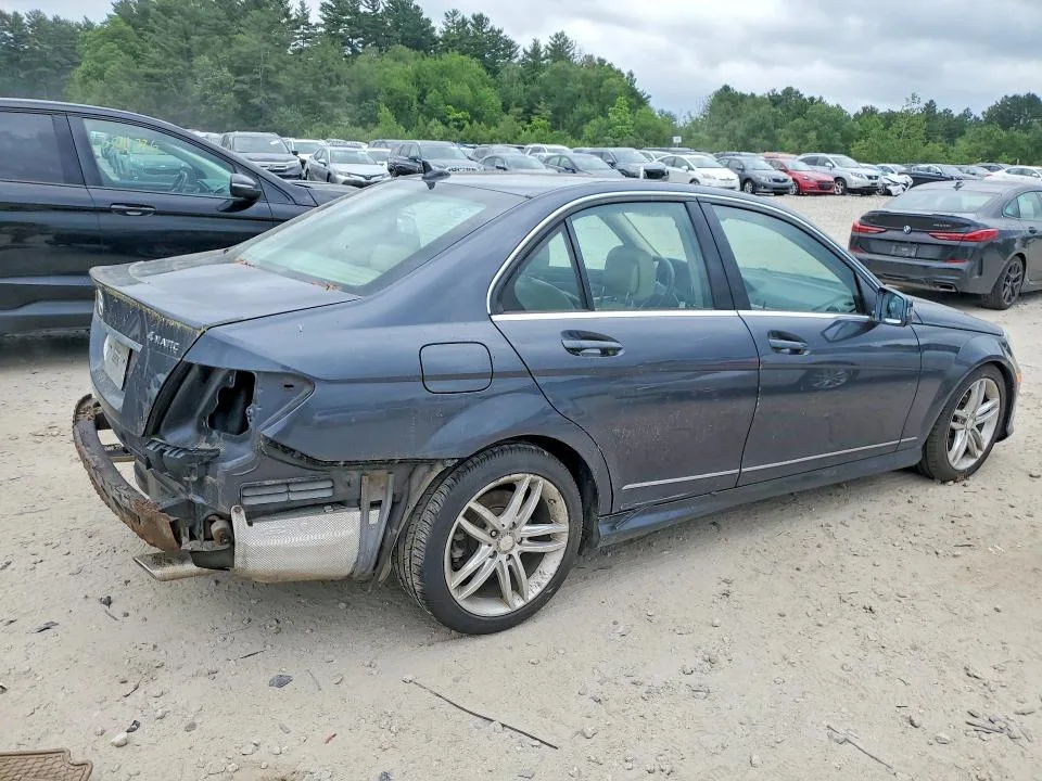 WDDGF8AB2DR286033 — 2013 MERCEDES-BENZ C photo 3