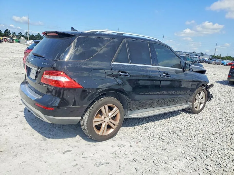 4JGDA2EB2DA216383 — 2013 MERCEDES-BENZ ML photo 3