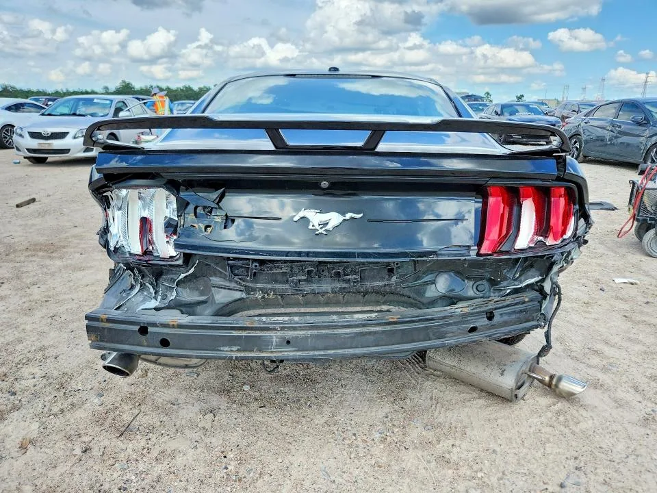 1FA6P8THXJ5159429 — 2018 FORD MUSTANG photo 6