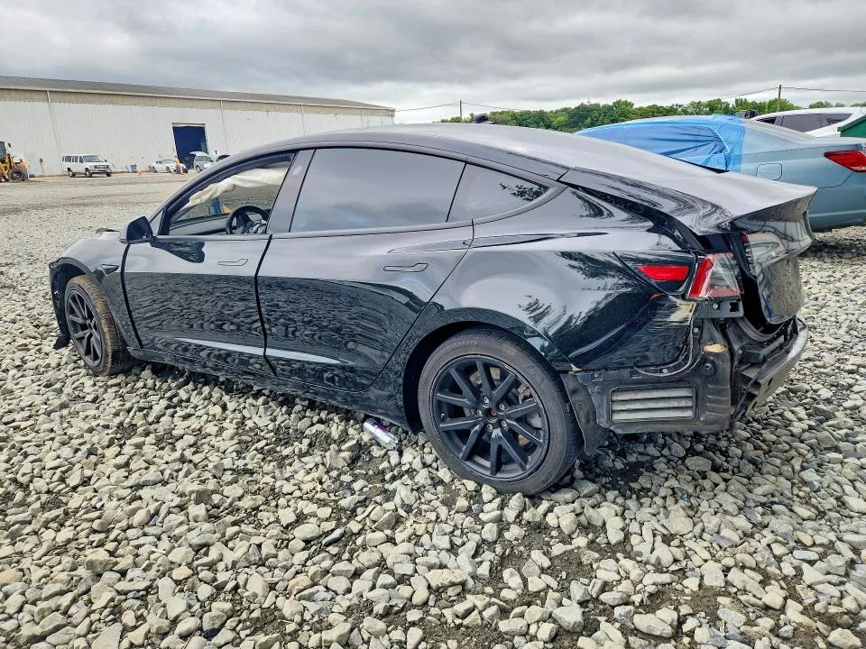 5YJ3E1EA3JF152184 — 2018 TESLA MODEL 3 photo 2