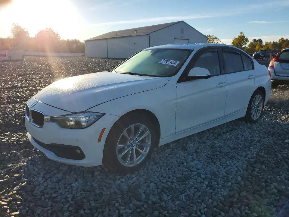 WBA8E5G32HNU43375 — 2017 BMW 320 photo 1