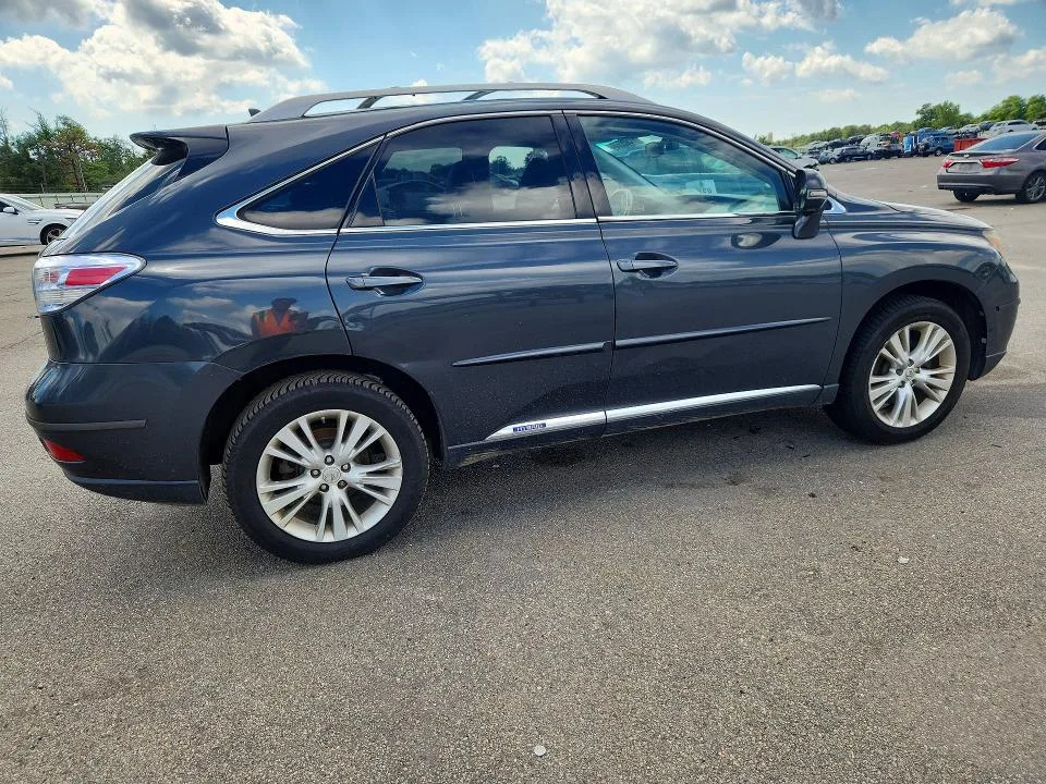 JTJBC1BA8A2004988 — 2010 LEXUS RX photo 3