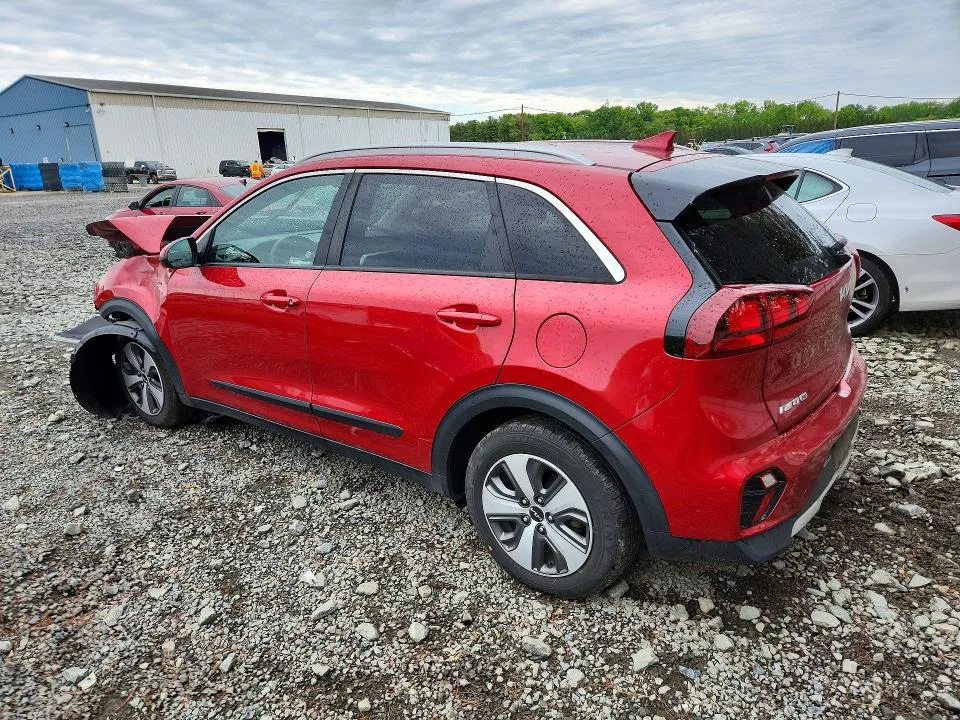 KNDCB3LC7N5509351 — 2022 KIA NIRO photo 2
