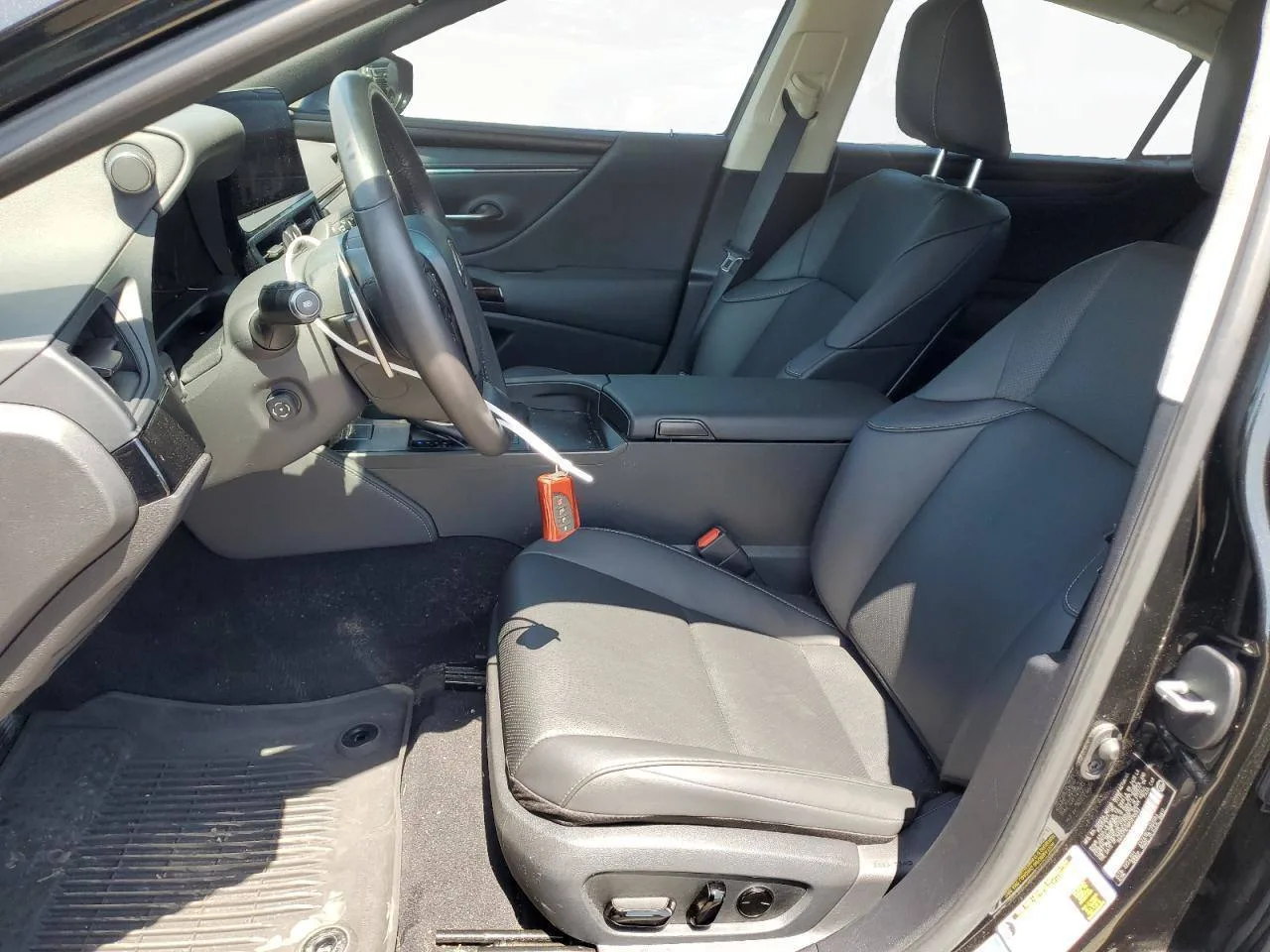 58AD11D1XPU010548 — 2023 LEXUS ES 250 photo 13
