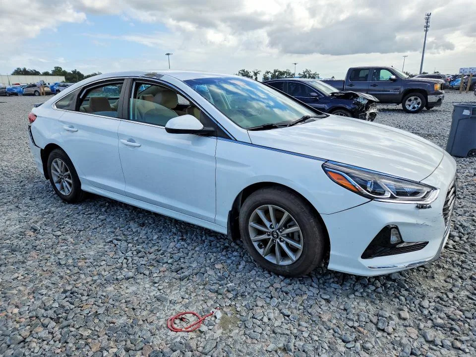5NPE24AF3JH680653 — 2018 HYUNDAI SONATA photo 4