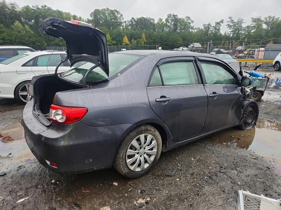 JTDBU4EE4DJ120148 — 2013 TOYOTA COROLLA photo 3