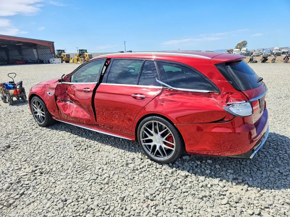 WDDZH8KB8KA506109 — 2019 MERCEDES-BENZ E photo 2