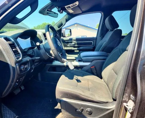 1C6RRFFG4SN704445 — 2025 RAM 1500 photo 7