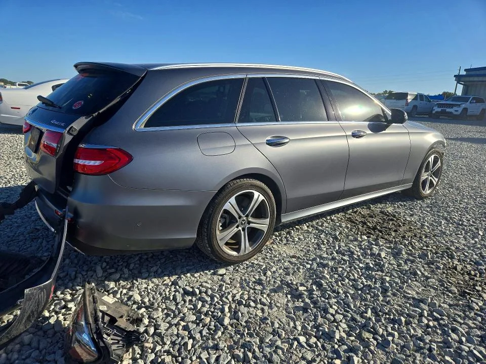 WDDZH6JB4LA707979 — 2020 MERCEDES-BENZ E photo 3
