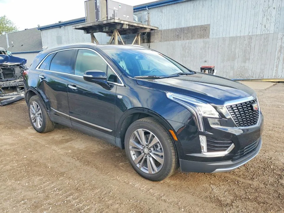 1GYKNDR49SZ139687 — 2025 CADILLAC XT5 photo 4