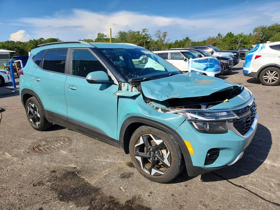 KNDER2AAXR7484648 — 2024 KIA SELTOS photo 4