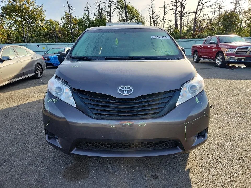 5TDZK3DC1DS362591 — 2013 TOYOTA SIENNA photo 5
