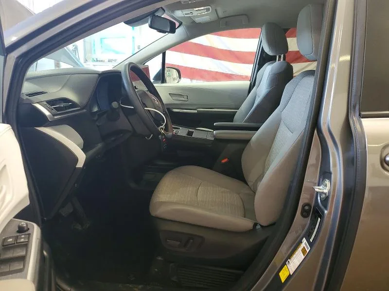 5TDKSKFC6TS240493 — 2026 TOYOTA SIENNA photo 7