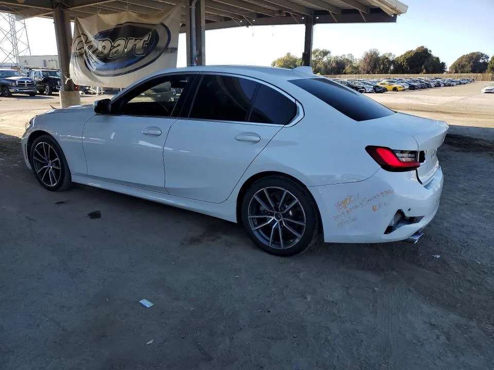 WBA5R1C56KAK11495 — 2019 BMW 330I photo 2
