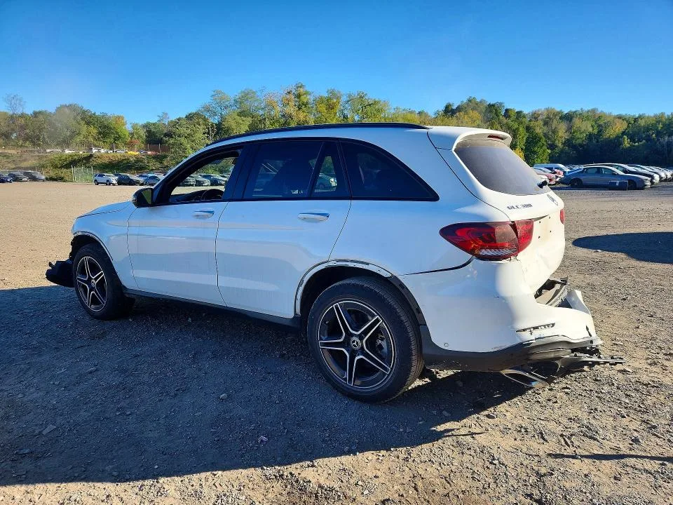 W1N0G8EB7MV289917 — 2021 MERCEDES-BENZ GLC photo 2