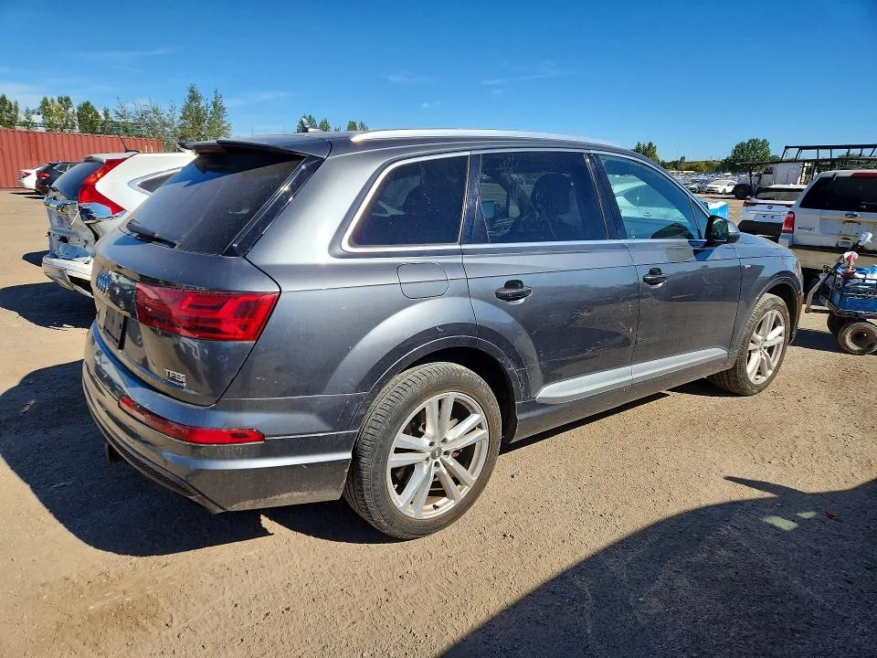 WA1WAAF78HD010808 — 2017 AUDI Q7 photo 3