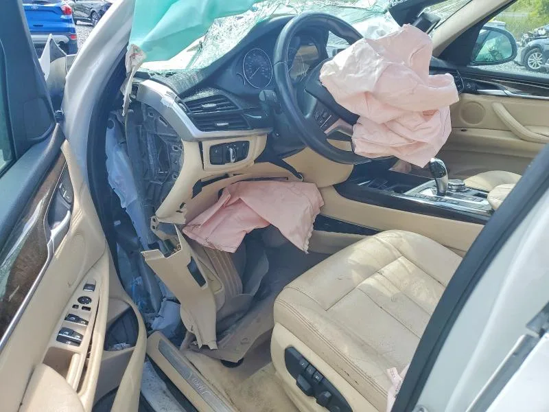 5UXKR0C53F0K70725 — 2015 BMW X5 photo 8