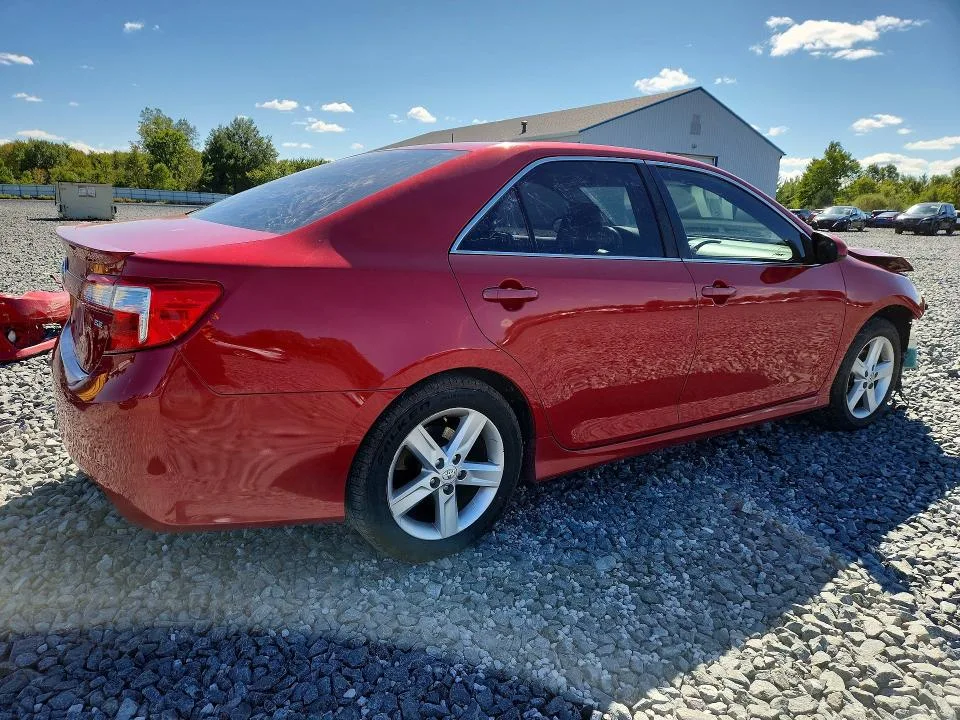 4T1BF1FK2DU725972 — 2013 TOYOTA CAMRY photo 3