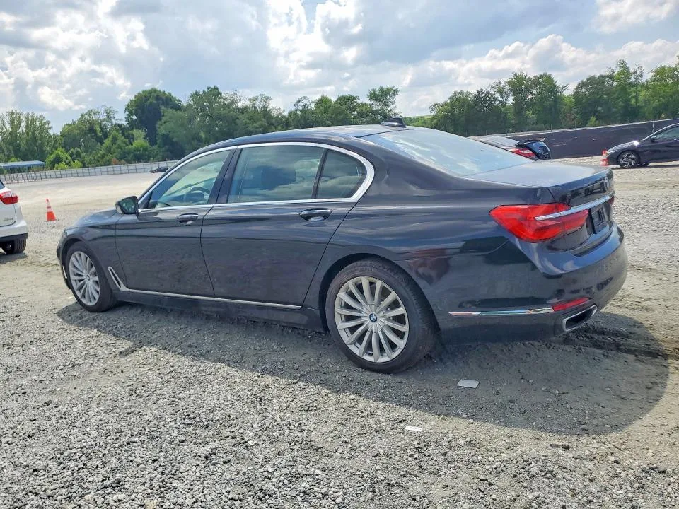 WBA7E2C50GGD99982 — 2016 BMW 740 photo 2