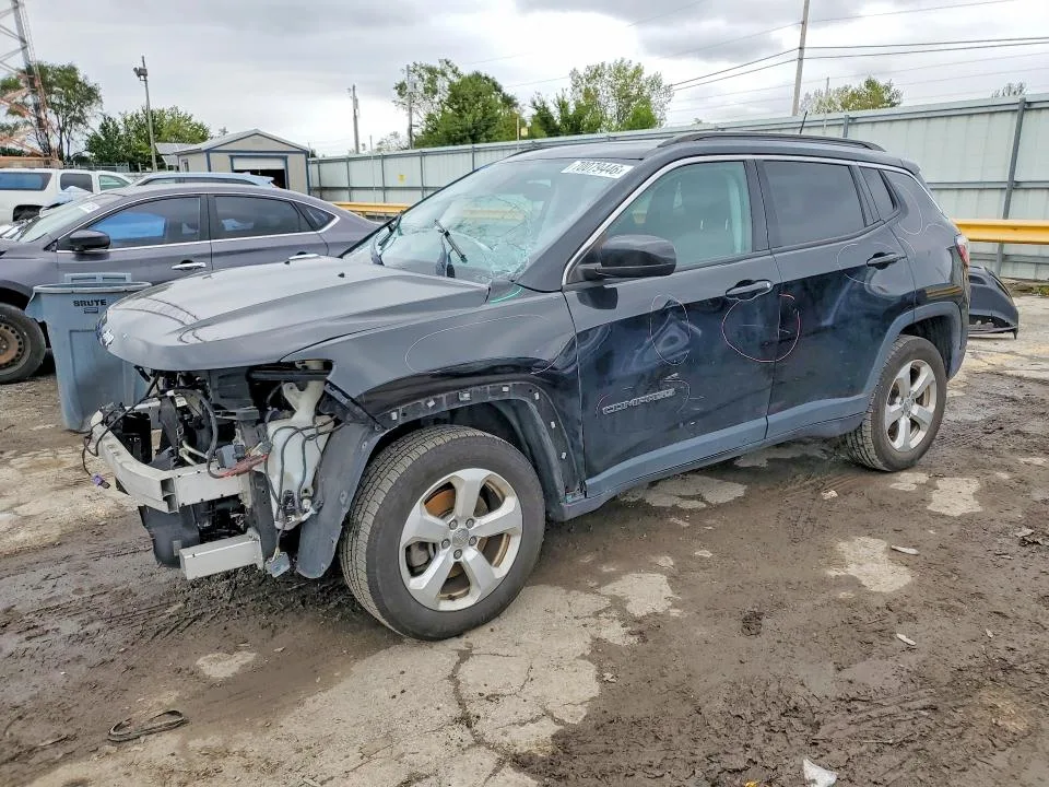 3C4NJDBB3JT115849 — 2018 JEEP COMPASS photo 1