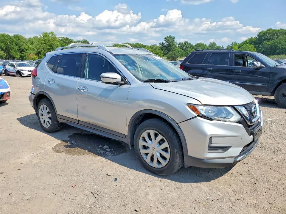 JN8AT2MV4HW020410 — 2017 NISSAN ROGUE photo 4