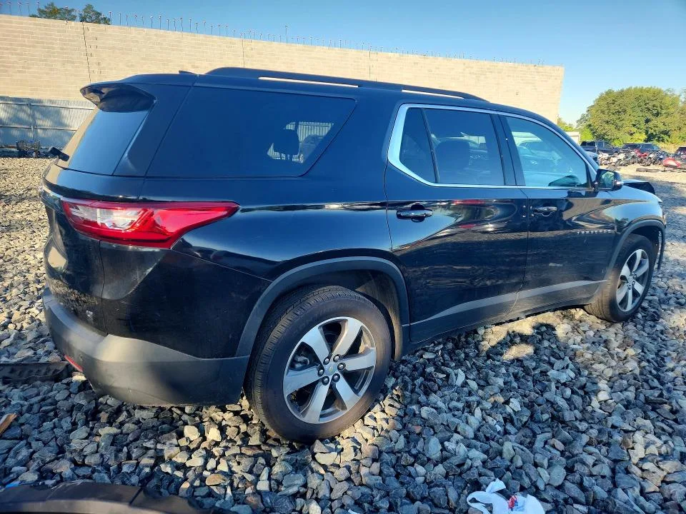 1GNEVHKW8KJ172062 — 2019 CHEVROLET TRAVERSE photo 3