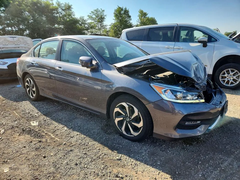 1HGCR2F88HA049711 — 2017 HONDA ACCORD photo 4