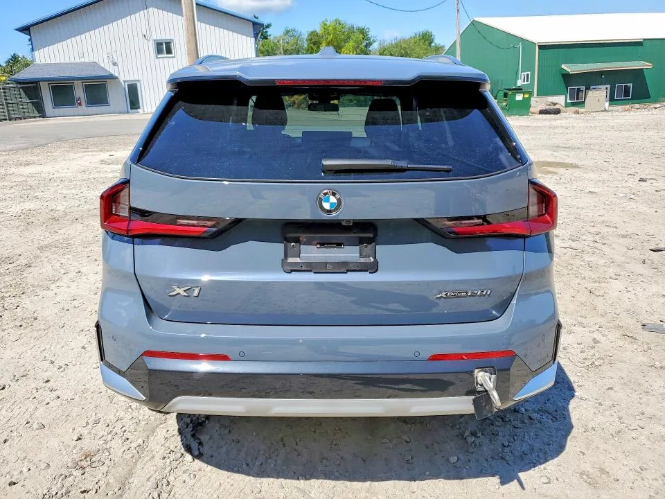 WBX73EF03S5290608 — 2025 BMW X1 photo 6