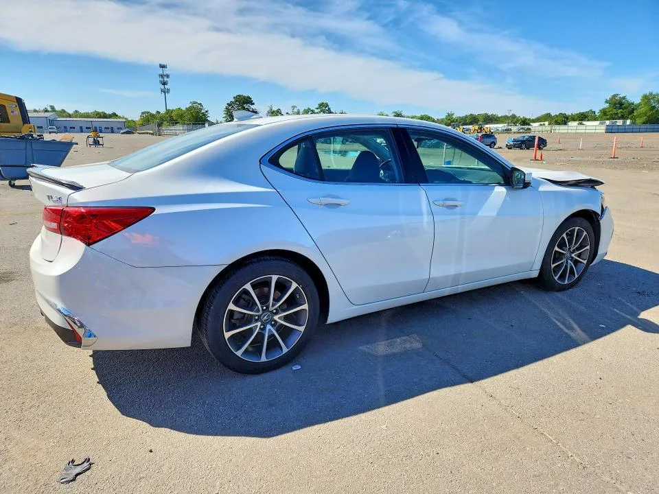 19UUB1F38FA006068 — 2020 ACUR TLX photo 3