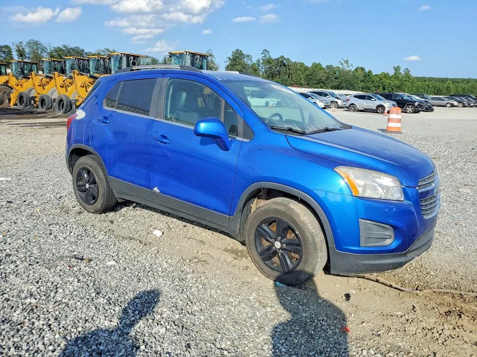 KL7CJPSB5GB547567 — 2016 CHEVROLET TRAX photo 4