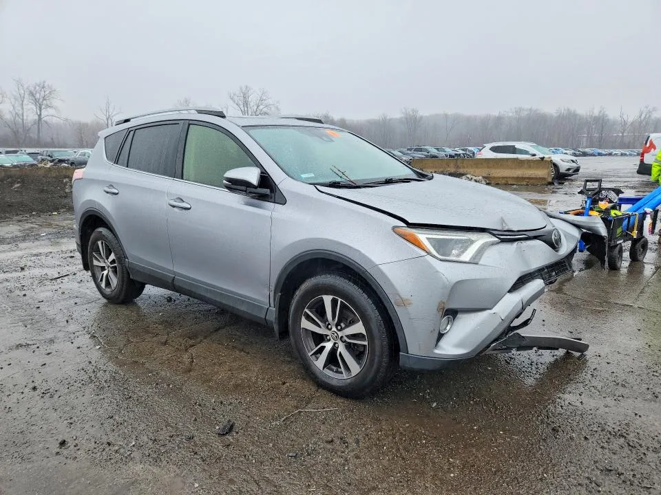 JTMRFREV2JD247917 — 2018 TOYOTA RAV4 photo 4