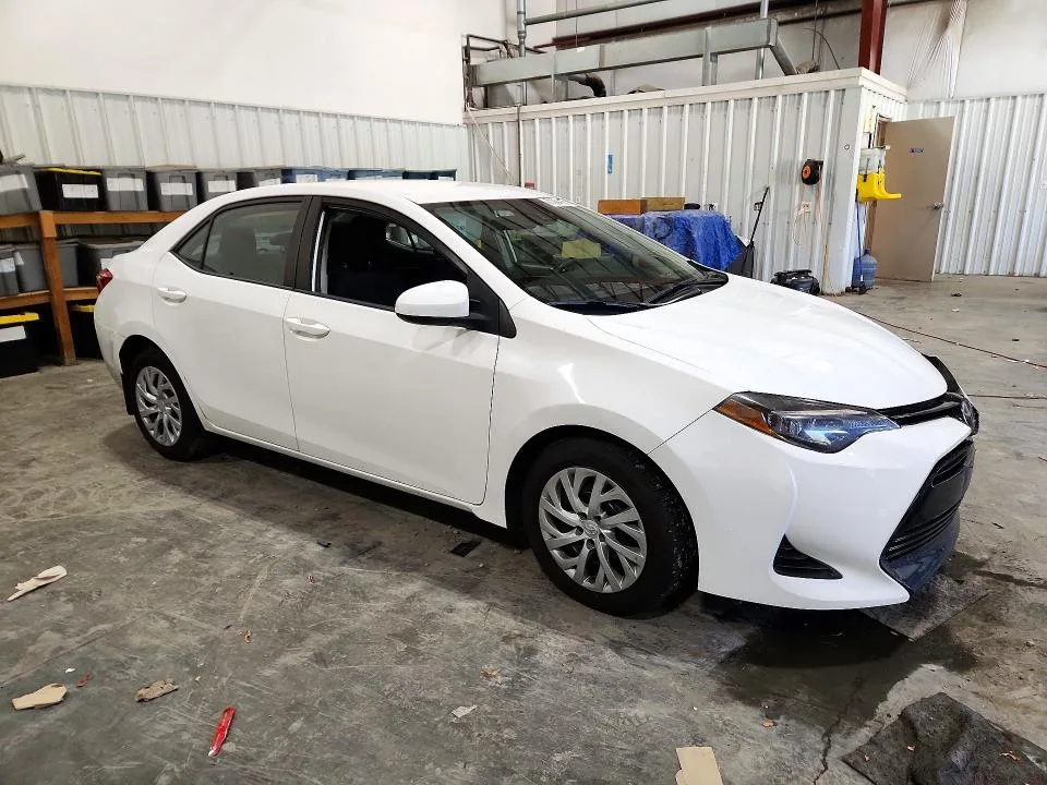 2T1BURHE1JC021268 — 2018 TOYOTA COROLLA photo 4