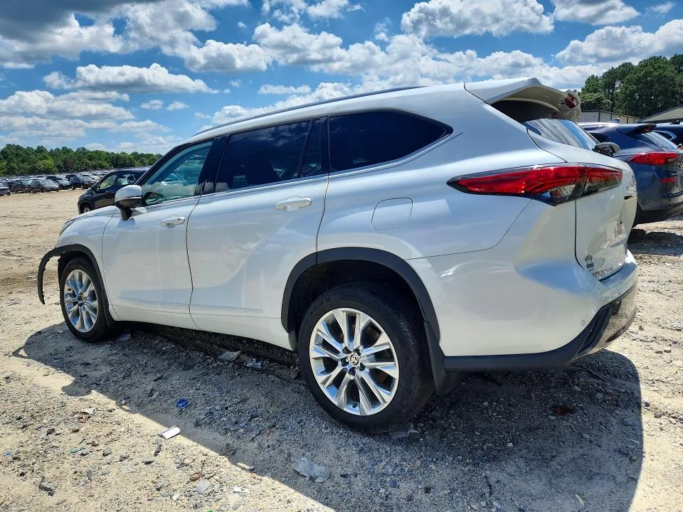 5TDDZRBH6MS066537 — 2021 TOYOTA HIGHLANDER photo 2