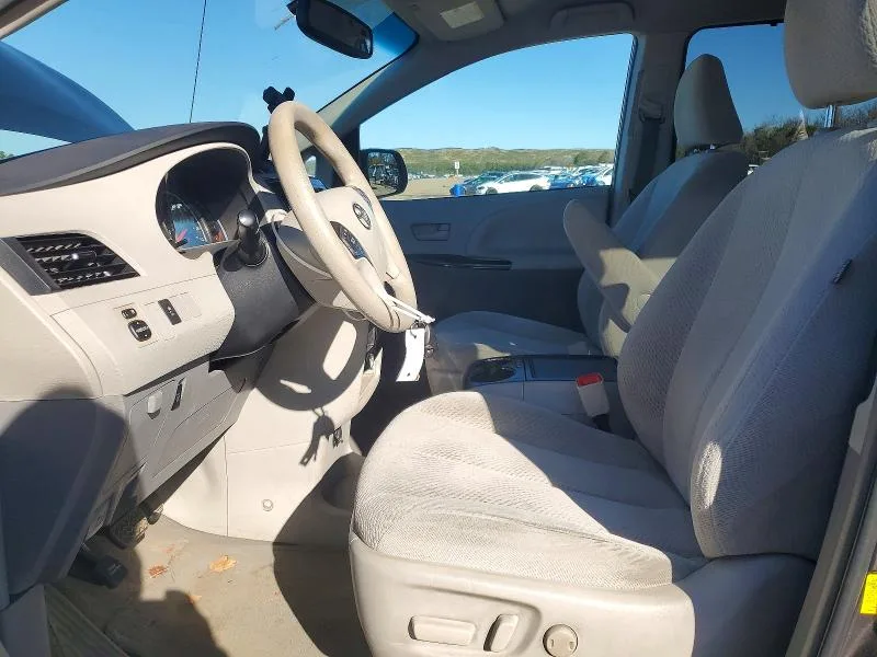 5TDJK3DC4CS036389 — 2012 TOYOTA SIENNA photo 7