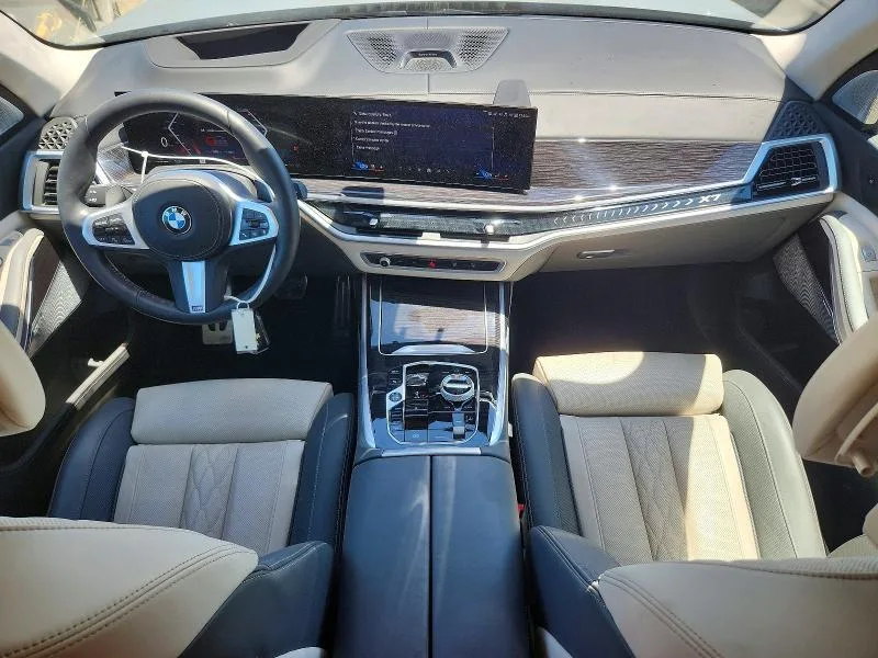 5UX23EM07R9V41805 — 2024 BMW X7 photo 8