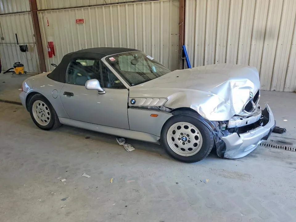 WBACH72090LD12912 — 1999 BMW Z3 photo 4