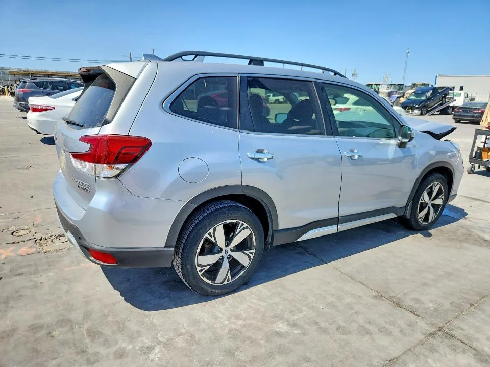 JF2SKAWC0KH445578 — 2019 SUBARU FORESTER photo 3