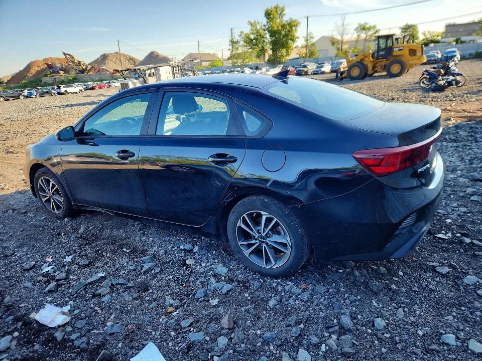 3KPF24AD6PE673048 — 2023 KIA FORTE photo 2
