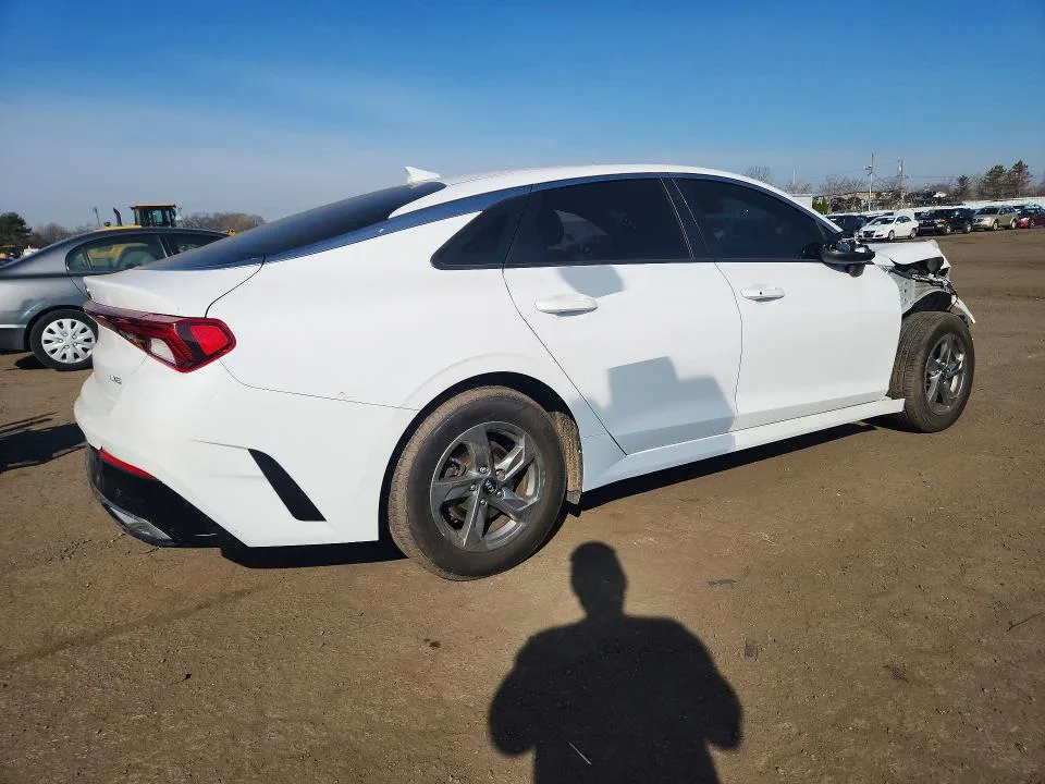 5XXG14J29MG009531 — 2021 KIA K5 photo 3