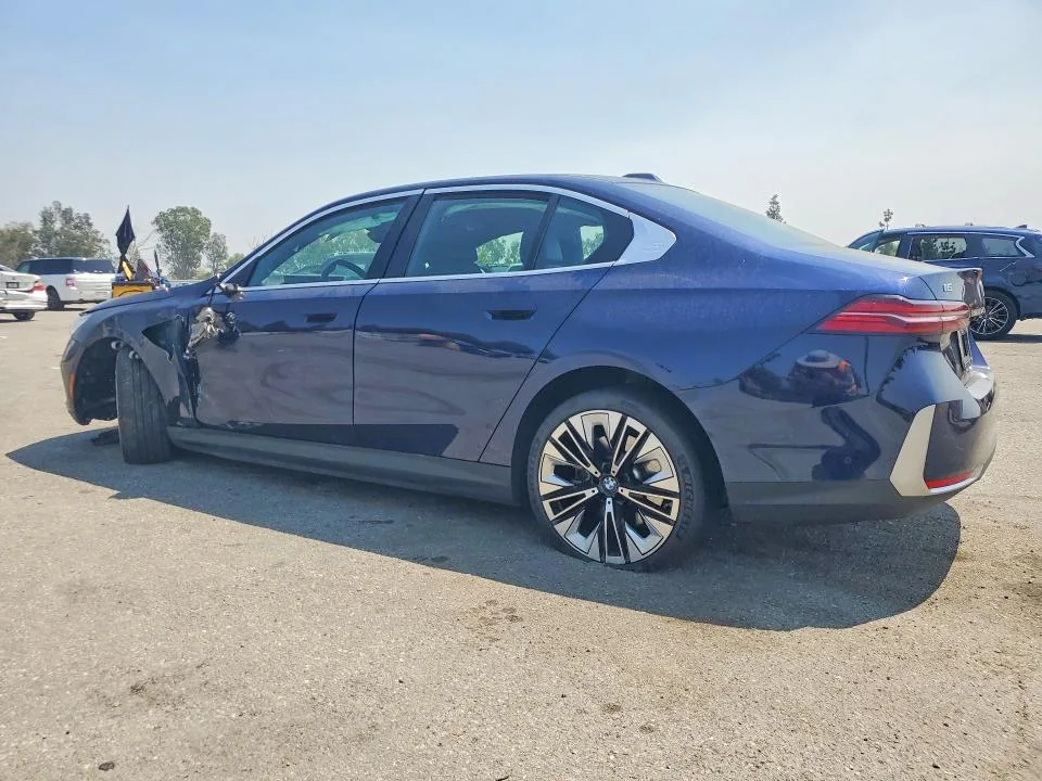 WBY33FK06RCR56582 — 2024 BMW I5 photo 2