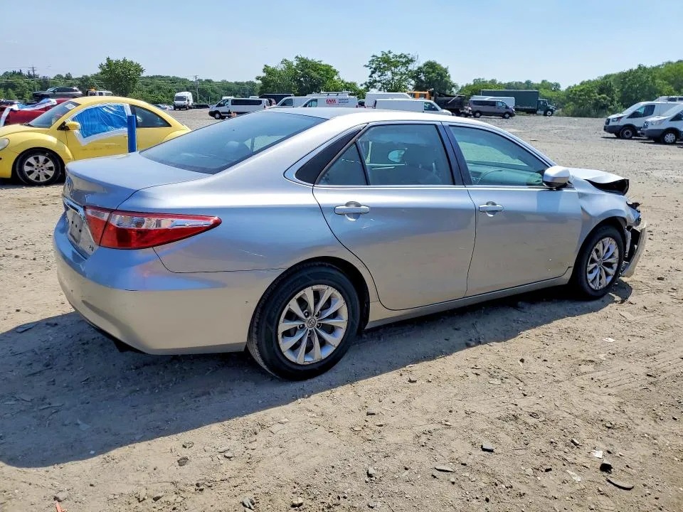 4T1BF3EK9AU008669 — 2015 TOYOTA CAMRY photo 3