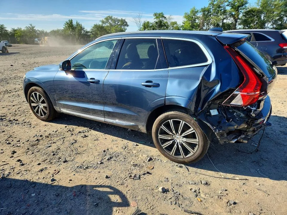 YV4102RL1J1043042 — 2018 VOLVO XC60 photo 2