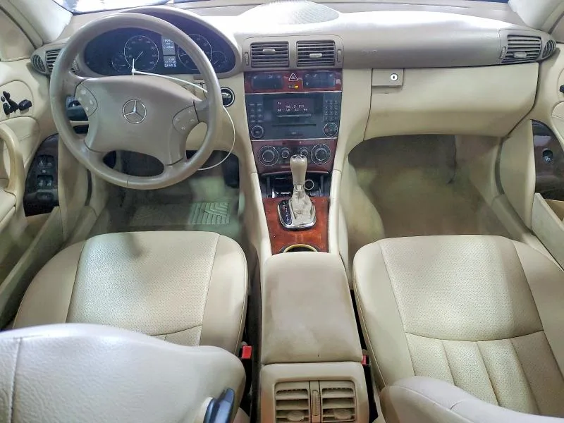 WDBRF92HX7F875461 — 2007 MERCEDES-BENZ C photo 8